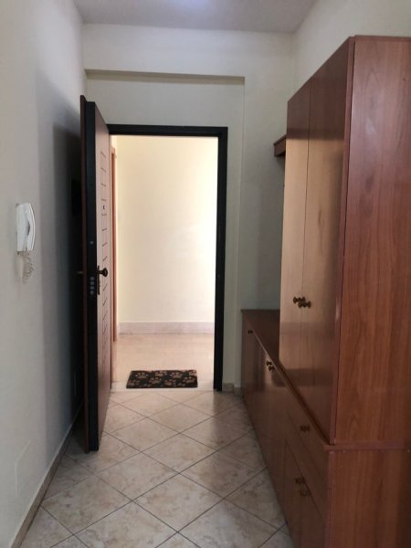 Tirane, jepet me qera apartament 2+1, Kati 4, 98 m² 650 € bruto  (kristal centre)