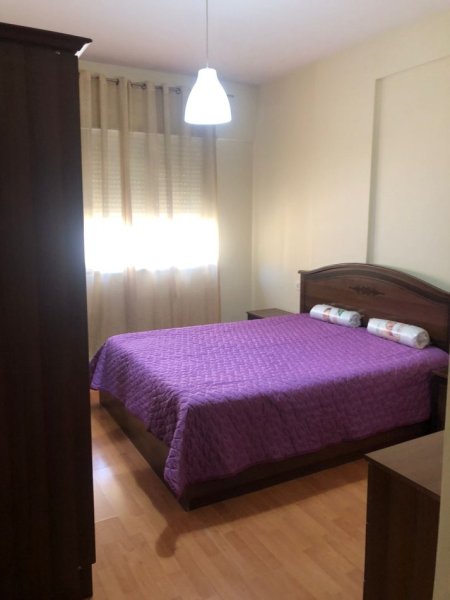 Tirane, jepet me qera apartament 2+1, Kati 4, 98 m² 650 € bruto  (kristal centre)