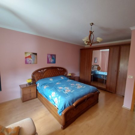 Tirane, jepet me qera apartament 2+1+Ballkon, Kati 5, 80 m² 500 € (rruga Myslym Shyri)