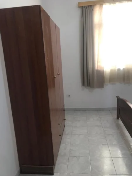 Tirane, jepet me qera apartament 1+1, Kati 1, 84 m² 330 € (Rruga Ali Pash Tepelena)