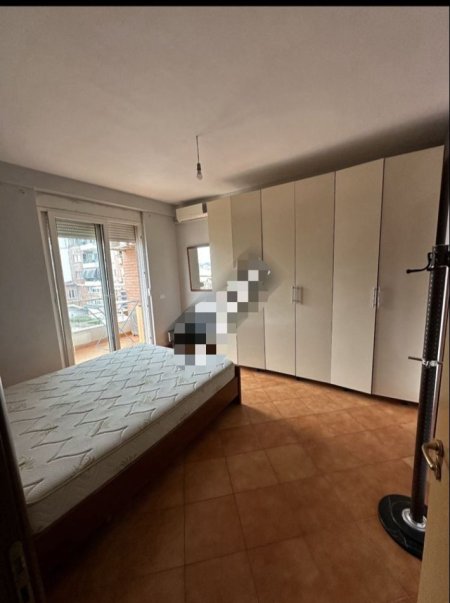 Tirane, jepet me qera apartament 2+1+Ballkon, Kati 5, 120 m² 500 € (KODRA E DIELLIT)