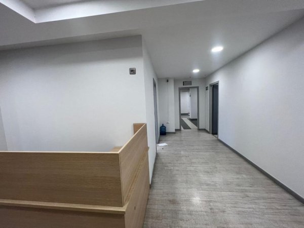 Tirane, jepet me qera ambjent biznesi , Kati 7, 270 m² 2,200 € (Sheshi Zogu i Zi Tirane)