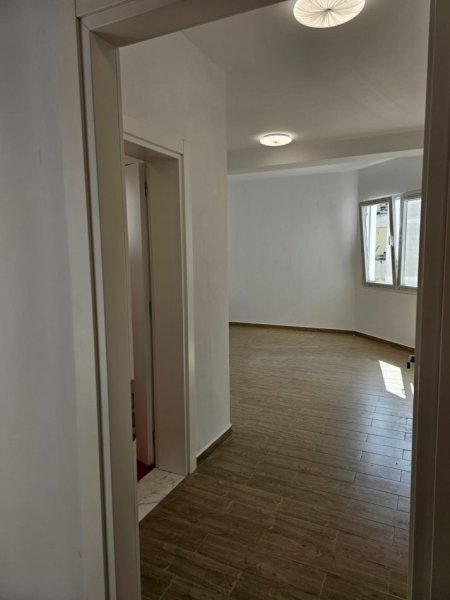 Tirane, shitet apartament 3+1, Kati 7, 166 m² 199,200 € (Yzberisht)