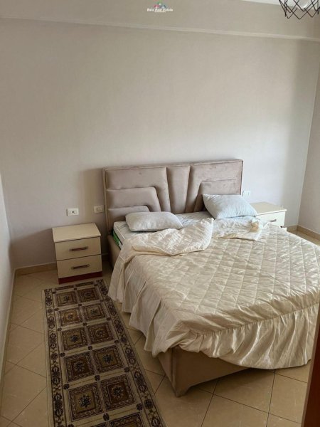 Tirane, jepet me qera apartament 2+1, Kati 7, 130 m² 600 € (komuna e parisit)