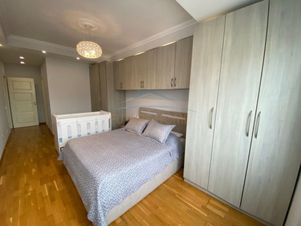 Tirane, shitet apartament 2+1, Kati 8, 107 m² 145,000 € (Unaza e Re)