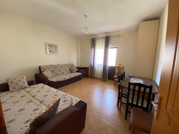 Tirane, jepet me qera apartament 3+1+Aneks+Ballkon, Kati 3, 170 m² 500 € (Brryli)