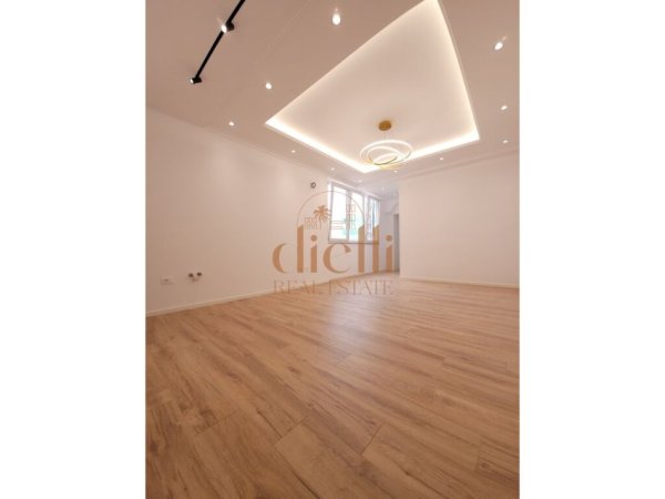 Tirane, shitet apartament 1+1, Kati 7, 58 m² 120,000 € 