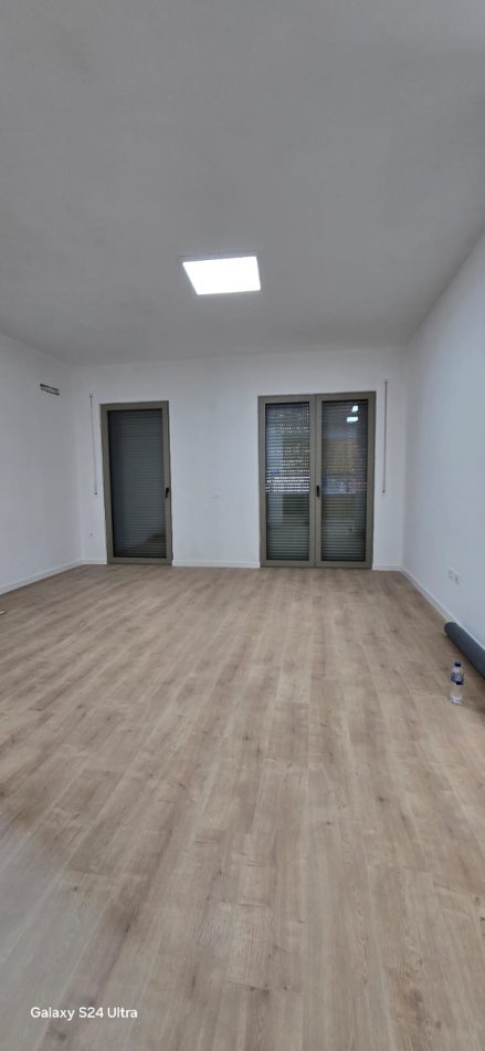 Tirane, jepet me qera apartament 2+1+Ballkon, Kati 2, 130 m² 700 € (Delijorgji)