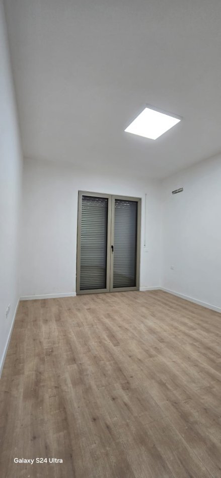 Tirane, jepet me qera apartament 2+1+Ballkon, Kati 2, 130 m² 700 € (Delijorgji)