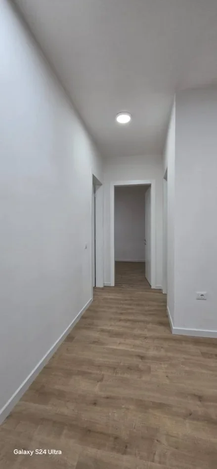 Tirane, jepet me qera apartament 2+1+Ballkon, Kati 2, 130 m² 700 € (Delijorgji)