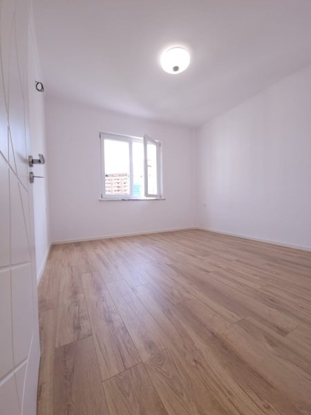 Shitet apartament 2+1+Ballkon Te rrethrrotullimit i Zogut te Zi , Kati 7, 95 m² 210,000 €