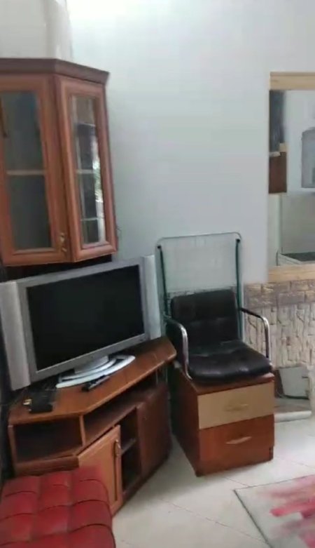 Tirane, jepet me qera apartament 1+1, , 20 m² 230 € (Komuna e Parisit)