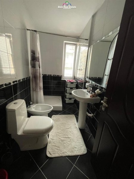 Tirane, jepet me qera apartament 2+1, Kati 5, 93 m² 470 € (astir)