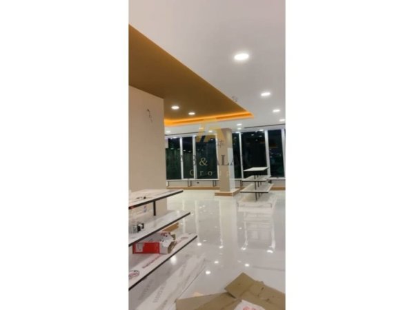 Tirane, shitet ambjent biznesi , Kati 2, 800 m² 760,000 € (Kamez)