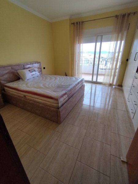 Fier, jepet me qera apartament+verande | Penthouse 2+1+Ballkon, Kati 9, 160 m² 300 € (Pran shkolles Andon xoxa)