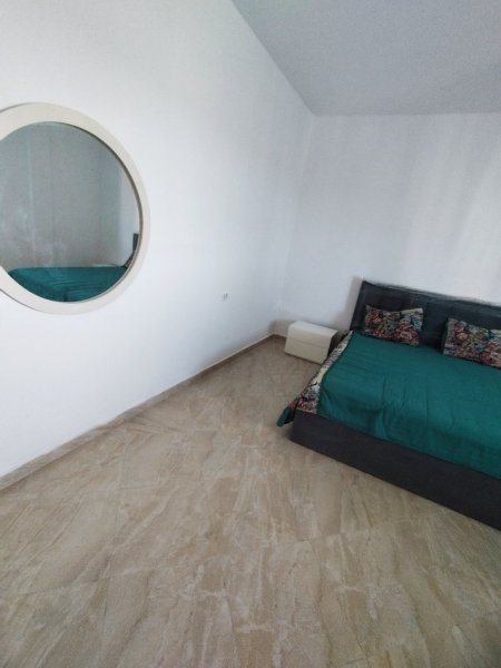 Fier, jepet me qera apartament+verande | Penthouse 2+1+Ballkon, Kati 9, 160 m² 250 € 