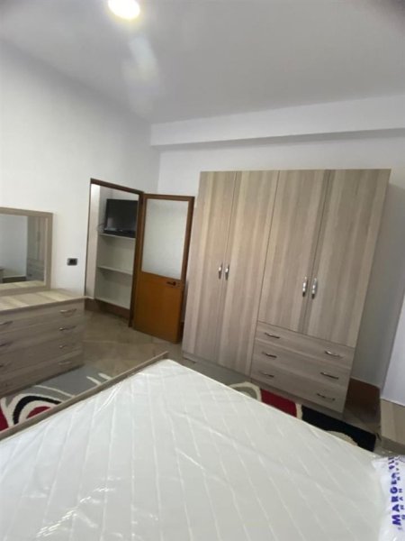 Tirane, jepet me qera apartament 1+1, , 60 m² 350 € (Ne Selite)