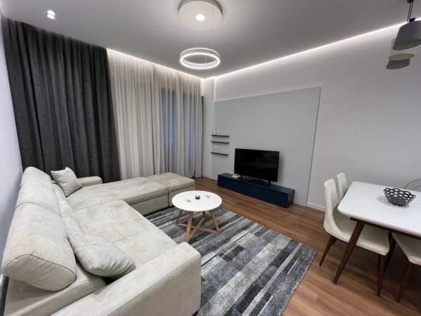 Tirane, jepet me qera apartament 1+1, Kati 8, 65 m² 800 € (Rruga e kavajes, Square 21)