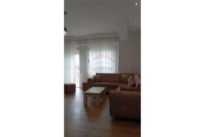 Tirane, jepet me qera apartament 1+1, , 65 m² 350 € (Fresk)
