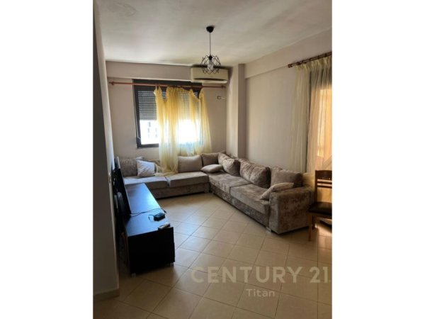 Tirane, jap me qera apartament 2+1+Ballkon, Kati 7, 130 m² 600 € (Komuna e Parisit)