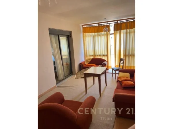 Tirane, jap me qera apartament 2+1+Ballkon, Kati 7, 130 m² 600 € (Komuna e Parisit)