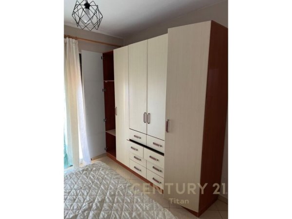 Tirane, jap me qera apartament 2+1+Ballkon, Kati 7, 130 m² 600 € (Komuna e Parisit)