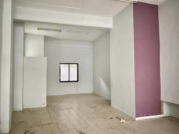 Tirane,shitet dyqan 38 m² 76000 € (rruga bardhyl)