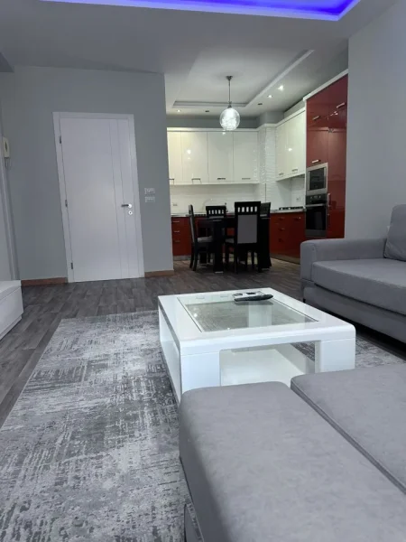 Tirane, jepet me qera apartament 3+1, Kati 5, 115 m² 650 € (Kristal Center)