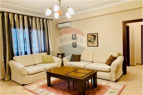 Tirane, jepet me qera apartament 1+1+Ballkon, Kati 5, 70 m² 550 € (Komuna e Parisit)