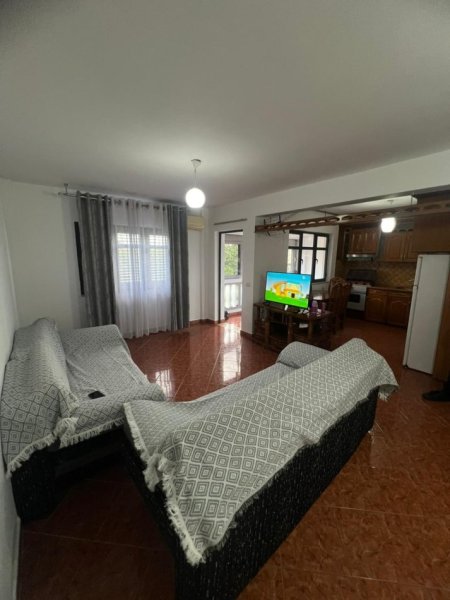 Tirane, jepet me qera apartament 2+1, Kati 1, 95 m² 350 € (Kamez)