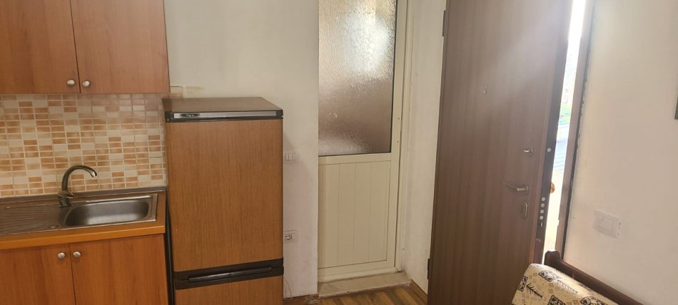 Tirane, jepet me qera apartament 1+1, Kati 3, 50 m² 290 € (Ali Demi)