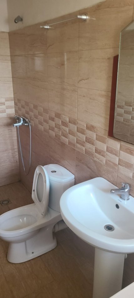 Tirane, jepet me qera apartament 1+1, Kati 3, 50 m² 290 € (Ali Demi)