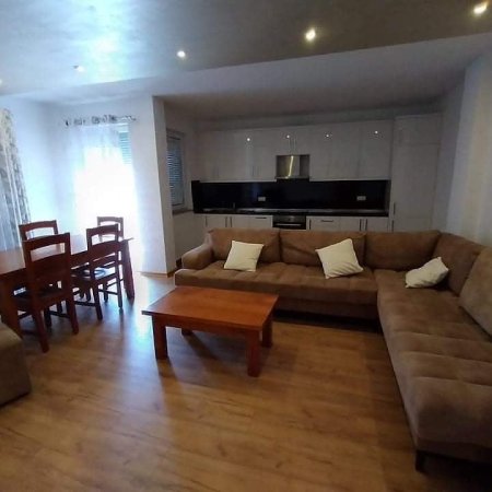 Tirane, jepet me qera apartament 2+1, Kati 2, 100 m² 470 € (Ish Stacioni i Trenit)