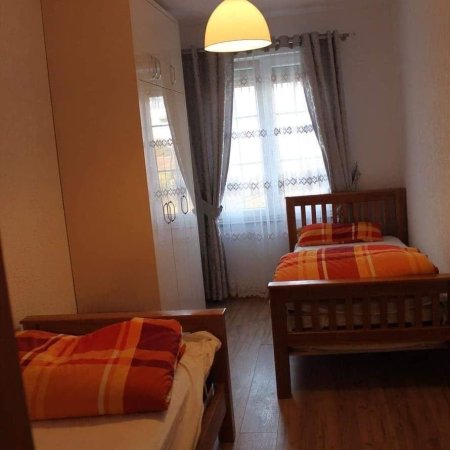 Tirane, jepet me qera apartament 2+1, Kati 2, 100 m² 470 € (Ish Stacioni i Trenit)