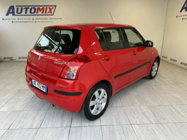 Tirane, shes makine SUZUKI SWIFT , Benzin+Gaz, e kuqe, manuale, Kondicioner, 212000 km, 3,100 €