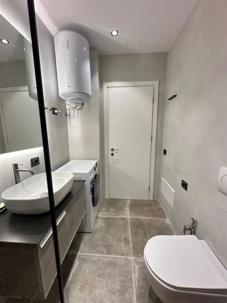 Tirane, jepet me qera apartament 1+1+Ballkon, Kati 6, 75 m² 450 € (rruga tre deshmoret Yzberisht)