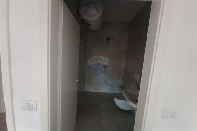 Tirane, jepet me qera apartament 2+1, , 107 m² 400 € (Apartament 2+1+2 me qera tek Jordan Misja)