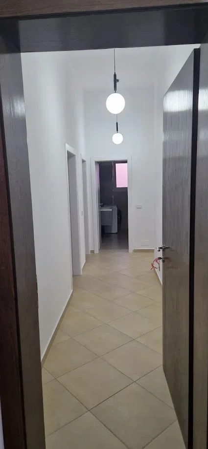 Durres, jepet me qera Penthouse 3+1+A+BLK Kati 3, 155 m² 300 Euro