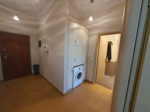 Tirane, jepet me qera apartament 1+1+Ballkon, Kati 4, 79 m² 800 € (Garda, BLLOK)