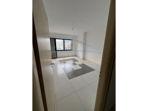 Tirane, shitet apartament 2+1+Ballkon, Kati 6, 134 m² 140,000 € (Unaza e Re)