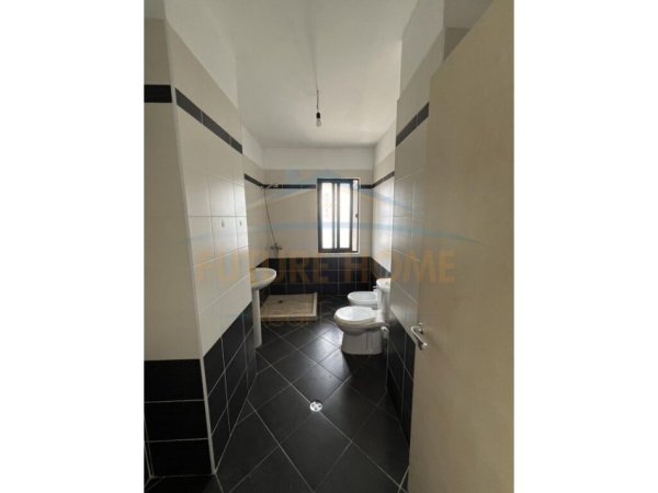 Tirane, shitet apartament 2+1+Ballkon, Kati 6, 134 m² 140,000 € (Unaza e Re)