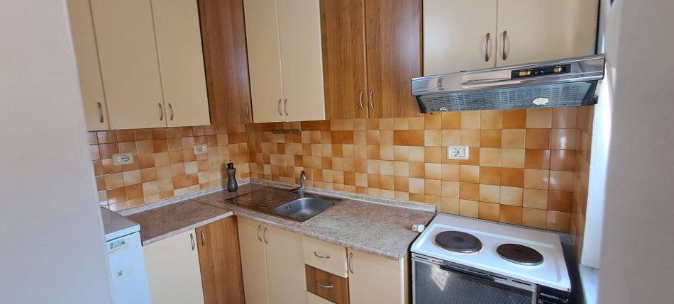 Tirane, shes apartament 1+1, Kati 4, 53 m² 76,000 € (Rr. Kongresi i Manastirit)