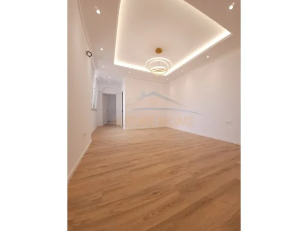 Tirane, shitet apartament 1+1, Kati 7, 58 m² 120000 € (ZOGU I ZI)