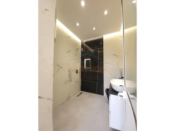 Tirane, shitet apartament 1+1, Kati 7, 58 m² 120000 € (ZOGU I ZI)