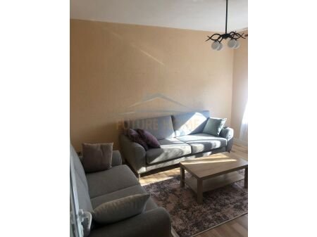 Tirane, jepet me qera apartament 1+1, Kati 4, 60 m² 400 € (Qsut, Tirane)