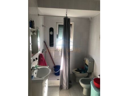 Tirane, jepet me qera apartament 1+1, Kati 4, 60 m² 400 € (Qsut, Tirane)