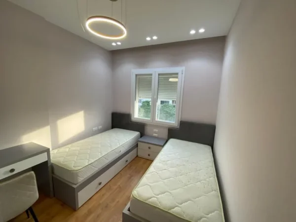 Tirane, jepet me qera apartament 2+1, Kati 4, 70 m² 600 € (Myslym Shyri)