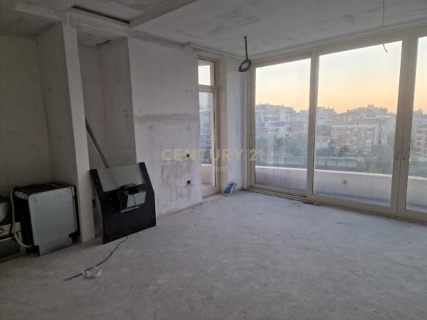 Tirane, shes apartament 2+1+3+Ballkon, , 185 m² 420,000 € (Kopshti Botanik Zoologjik)