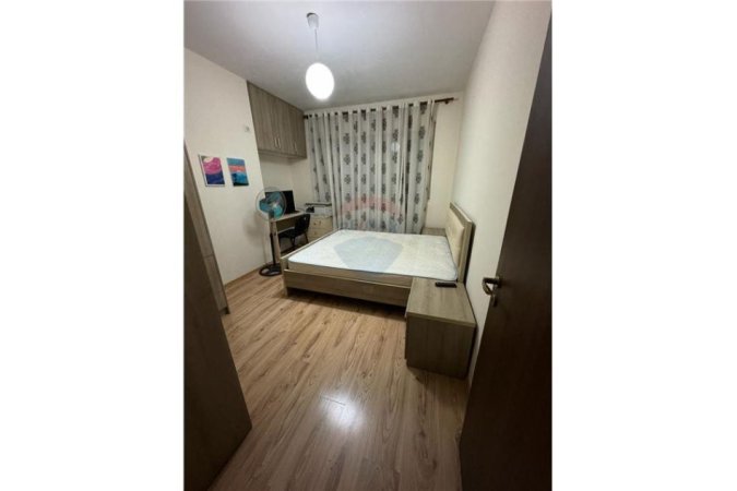 Tirane, jepet me qera apartament 2+1+Ballkon, Kati 6, 75 m² 400 € (Astir)