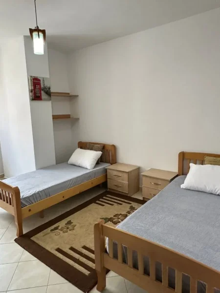 Tirane, jepet me qera apartament 2+1+Ballkon, Kati 2, 90 m² 450 € (Loni Ligori Astir)